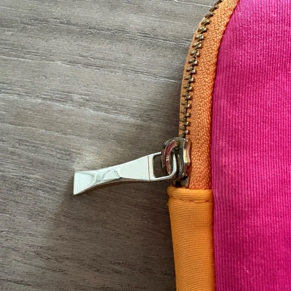 Kate Spade Pink Polka Dot Neoprene Laptop Sleeve – Fits 13” Preppy Colorful - Picture 4 of 11